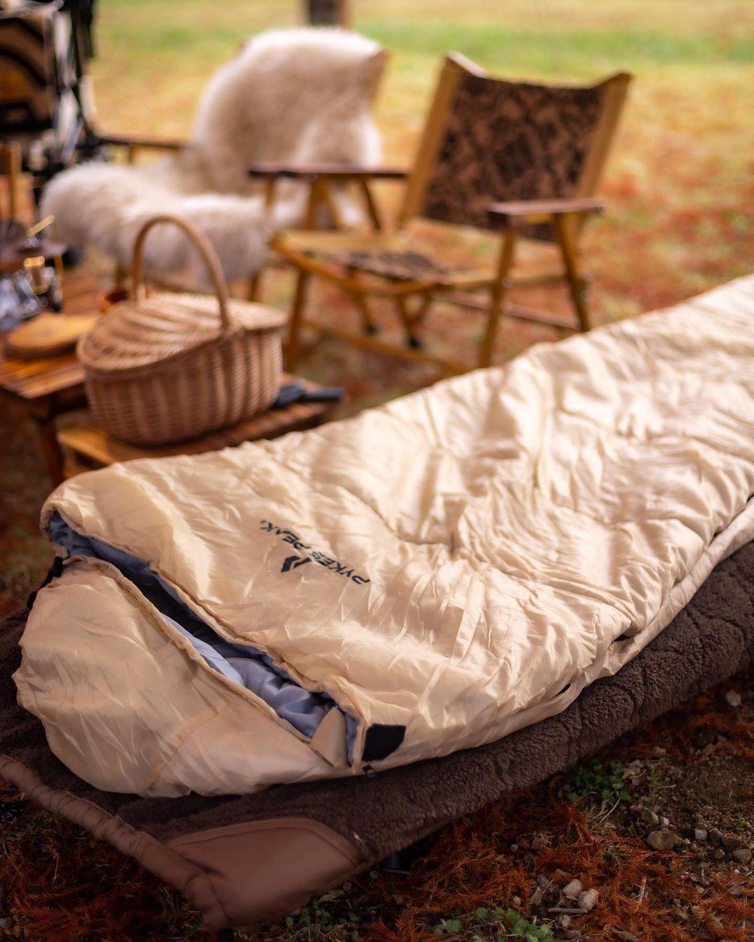 寝袋 マミー型 1800g 5色 シュラフ 丸洗い可能 キャンプ アウトドア - PYKES PEAK