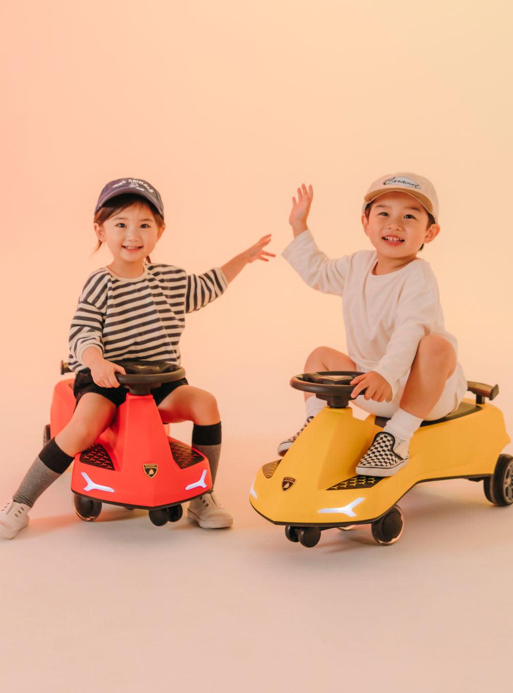 【ランボルギーニと異色のコラボ】キッズ スイングカー - PYKES PEAK