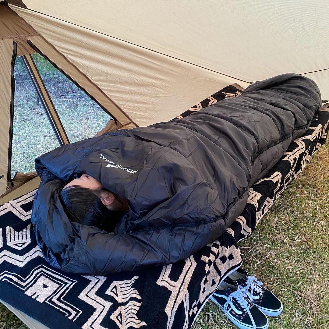 寝袋 マミー型 1800g 5色 シュラフ 丸洗い可能 キャンプ アウトドア - PYKES PEAK